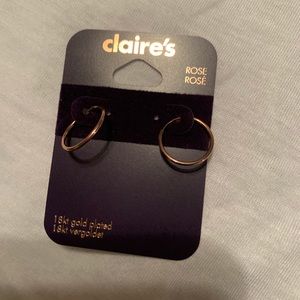 Claire’s small hoop gold earrings